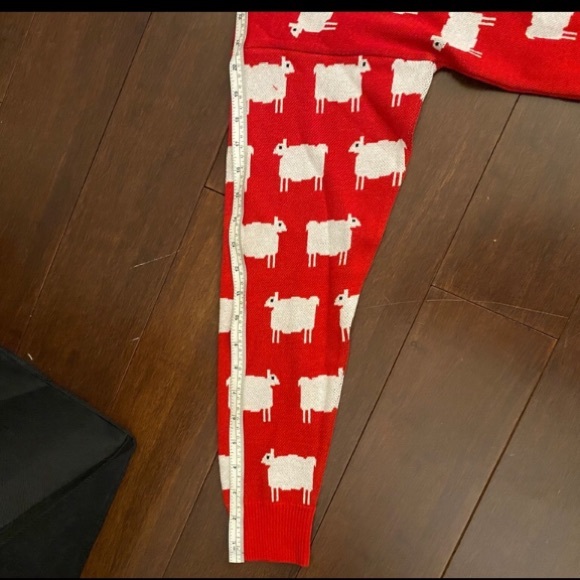 Famous Diana Sheep Sweater - Picture 13 of 14